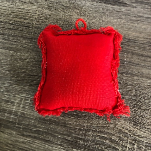 Vtg Scandinavian Folk Art Embroidered Pin Cushion - Picture 3 of 10